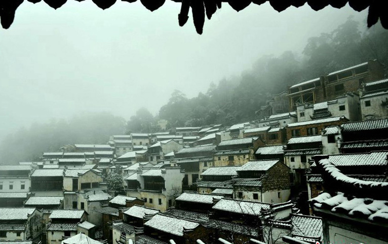 「中國で最も美しい村」江西省婺源県、雪を纏う古い村の美しい風(fēng)景