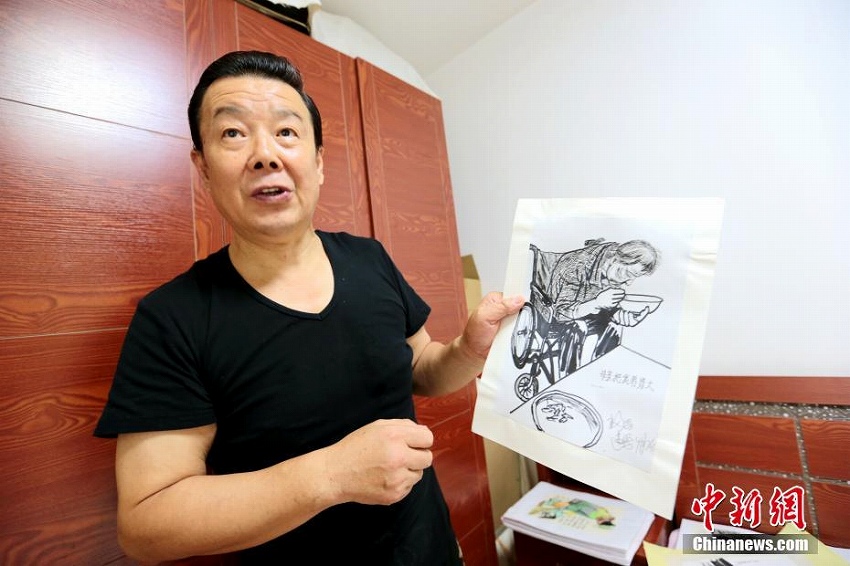 西安の60代男性が母親のために描き続けた肖像畫