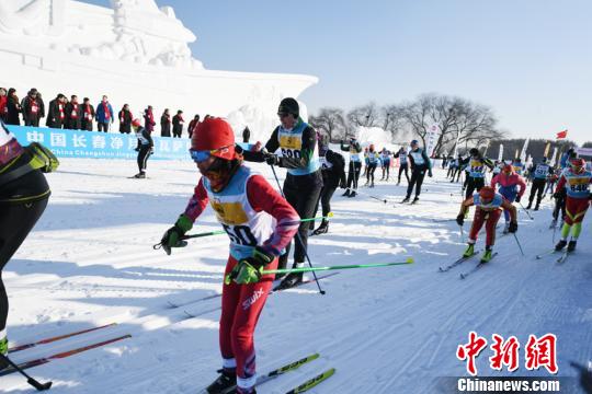 長春でクロスカントリースキー大會　國內外1千人が參加