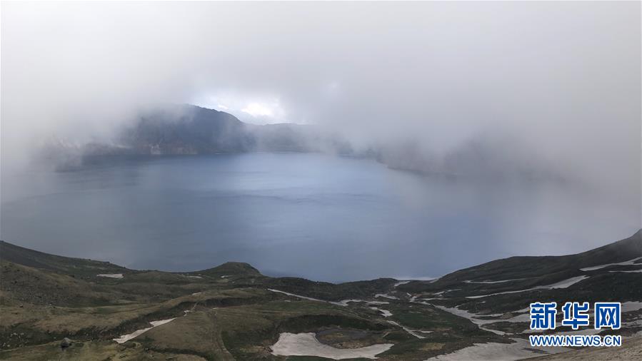 気溫上昇で旅行シーズン迎えた長白山保護(hù)區(qū)　吉林省