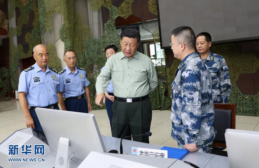 習近平総書記が空軍某基地を視察