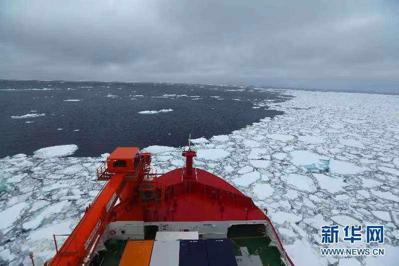 「雪竜2號」が南極海の浮氷海域を初航行