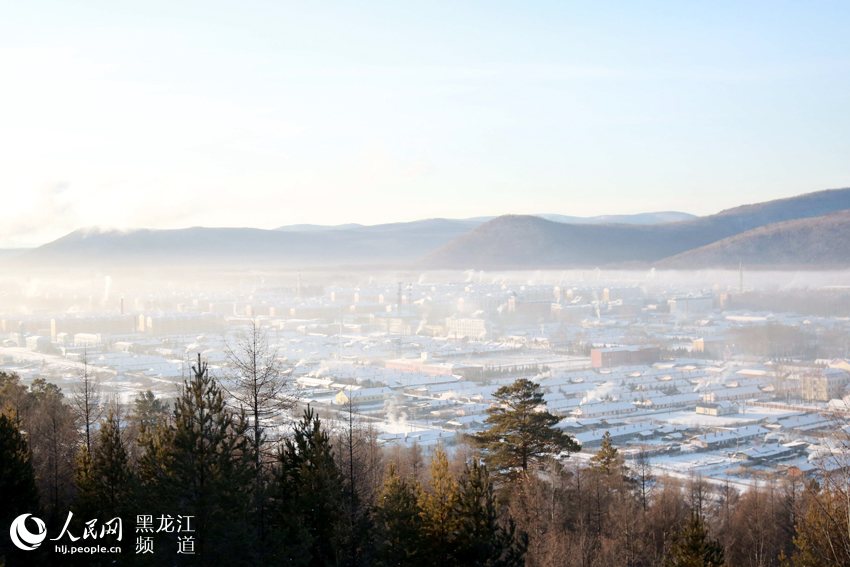 氷と霧に覆われた「中國で一番寒い村」（撮影?馮宏偉）。