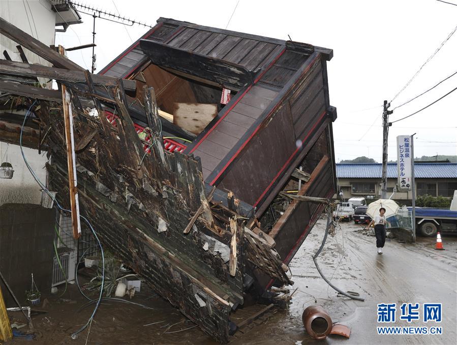 九州熊本県で豪雨　死者少なくとも20人　日本