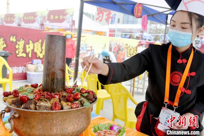 アツアツの鍋料理で殘暑を吹き飛ばせ！　青海省西寧市