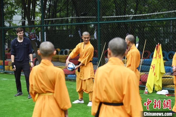 ラグビーとカンフーが出會ったら？英國在重慶総領事館設立20周年祝賀イベント