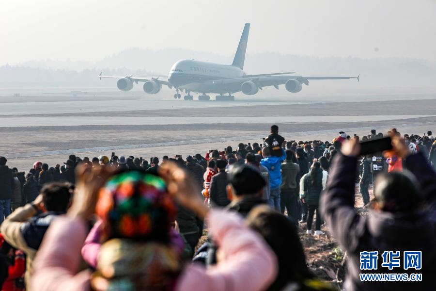 成都天府國際空港の実機テスト飛行式がスタート