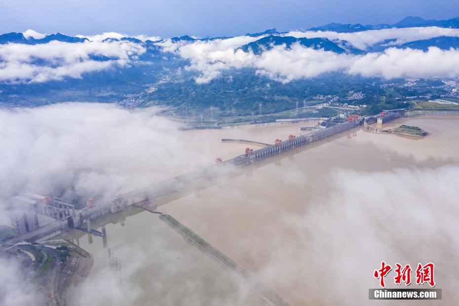 集中豪雨で三峽ダムの水位上昇