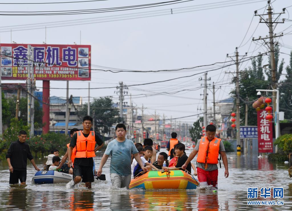 豪雨被害が深刻な地域で1萬人以上が避難　河南省新郷市