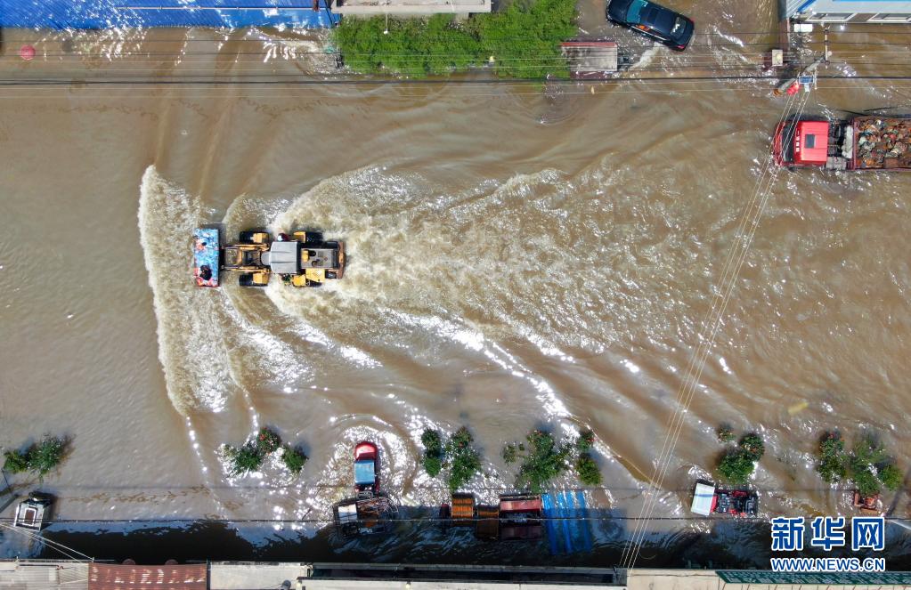 豪雨被害が深刻な地域で1萬人以上が避難　河南省新郷市