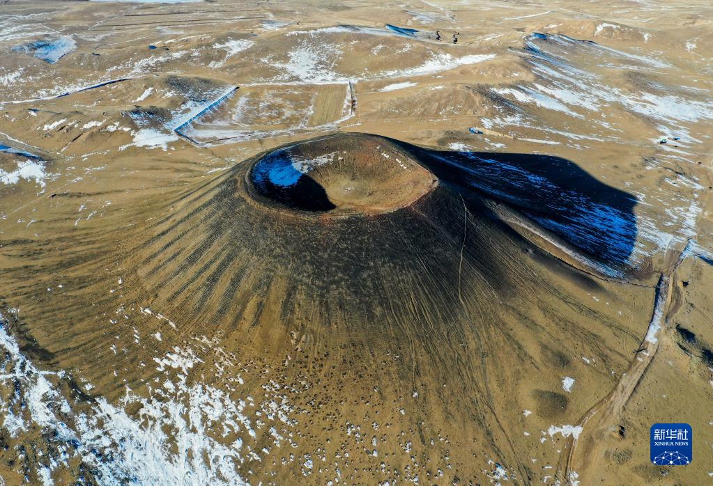 オラーンハダ火山群5號火山（ドローンで11月22日に撮影?劉懿徳）。