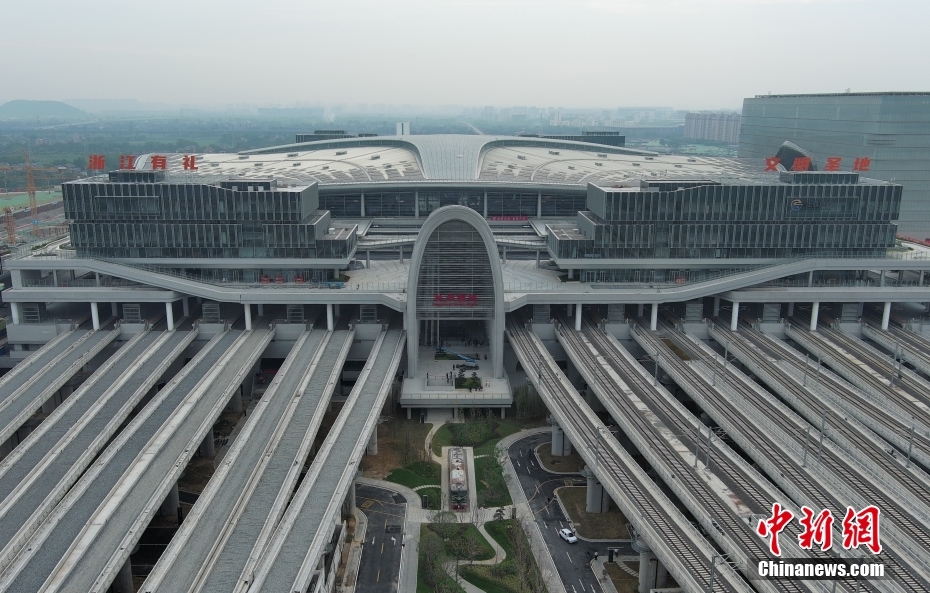 上空から撮影した杭州西駅（9月22日、ドローンによる撮影?王剛）。