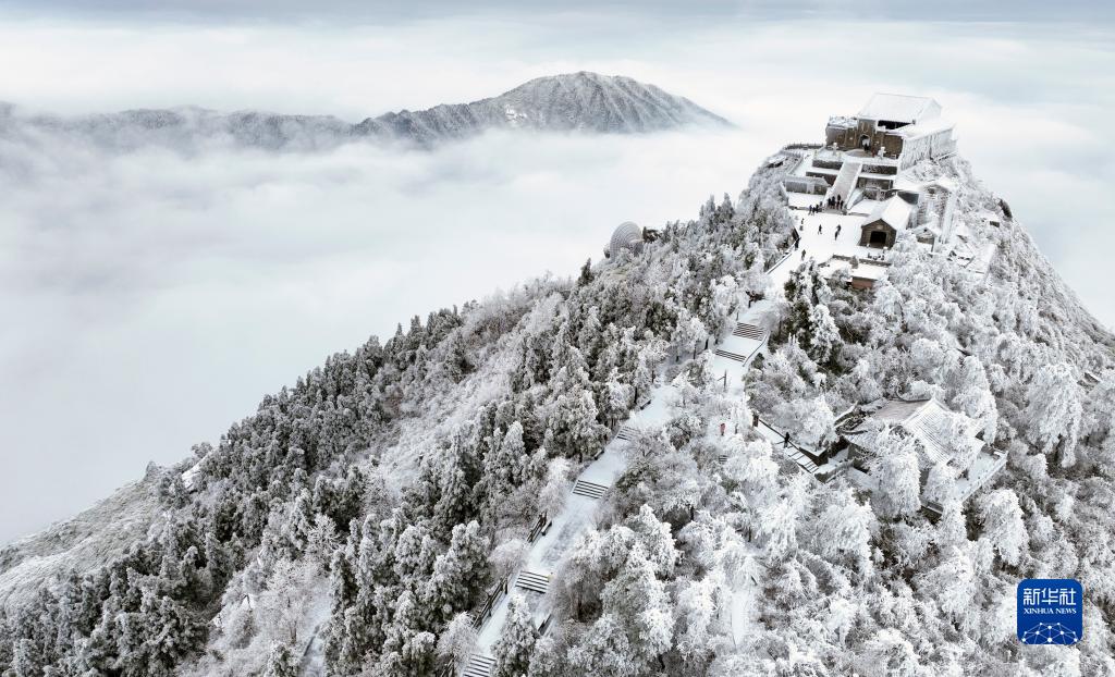 降雪後の南岳衡山（12月2日にドローンで撮影?曹正平)。