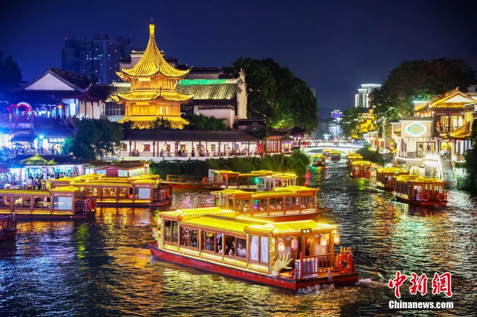 江蘇省南京市を流れる秦淮河の夜景（撮影?泱波）