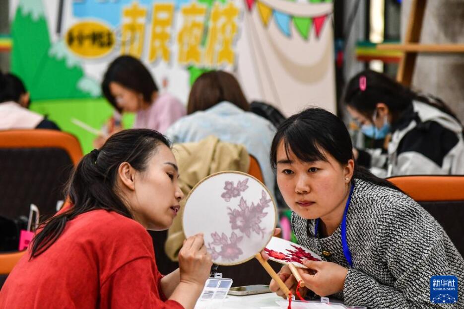 人気を集める夜間カルチャースクール　山東省済南